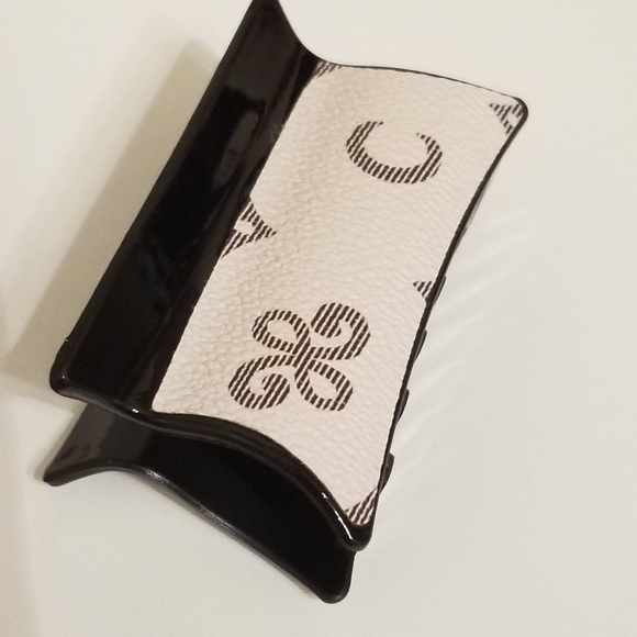 3/$25♥️ Hair large Faux Leather Claw Clip New - Picture 3 of 5